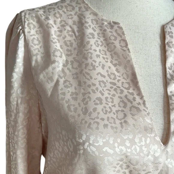 🎈Sincerely Jules Blouse Top Peach Satin Leopard Faux Wrap - Picture 6 of 7
